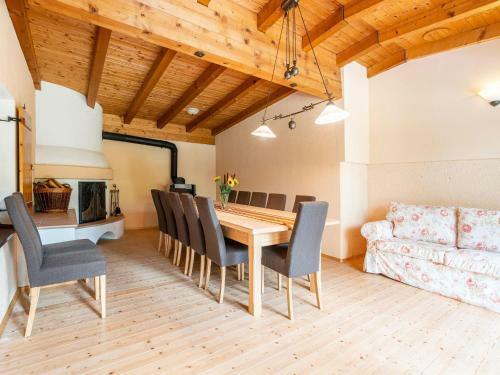 Tasteful Holiday Home In Maurach Am Achensee