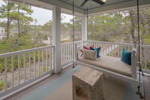 Paradise Found Steps From Pool And Private Beach Access! 6 Bikes 6 Seat Golf Cart!