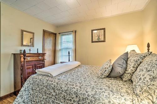 Serene Misty Vale Home With Game Room, Grill!