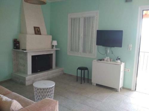 Six Blossoms 2 Bedroom Apartment !