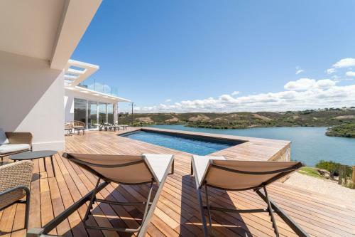 Arrifana Lake House // Premium Views
