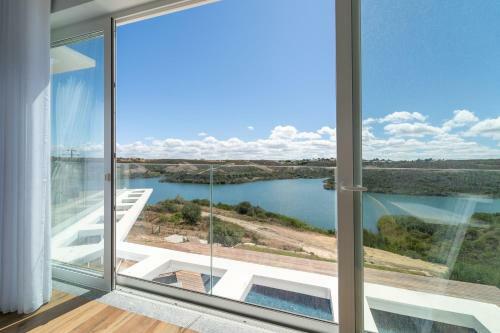 Arrifana Lake House // Premium Views