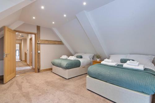 The Roost Group - Meadow Lodge - Hot Tub