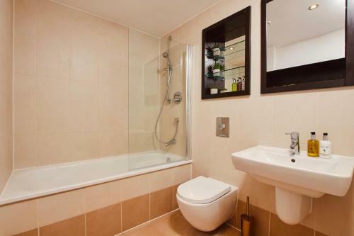 Apartamento King Deluxe City Apt Large Balcony& Free Parking!
