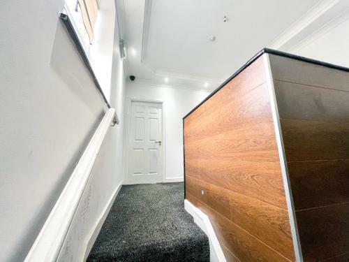 Host Liverpool - Stylish Living Space Apartments