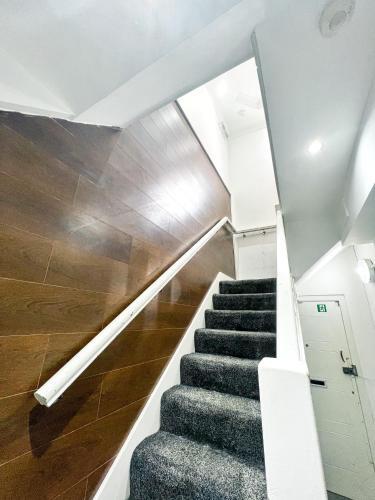 Host Liverpool - Stylish Living Space Apartments