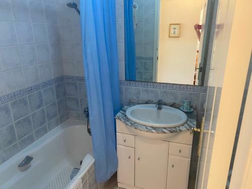 Two Bedroom Apartment Set In A Private Complex With Swimming Pool