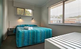 Averill Court Motel