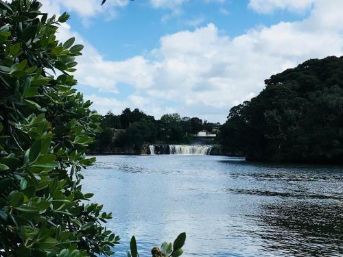 Hotel Haruru Falls Resort
