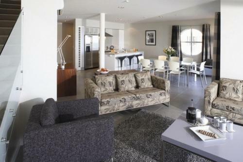 Aparthotel The Waterfront Suites - Heritage Boutique Collection