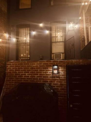 1850s Historic Row House 7min Train To Nyc With Private Backyard