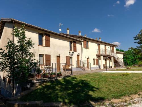 Splendid Apartment In Sassoferrato With Shared Pool