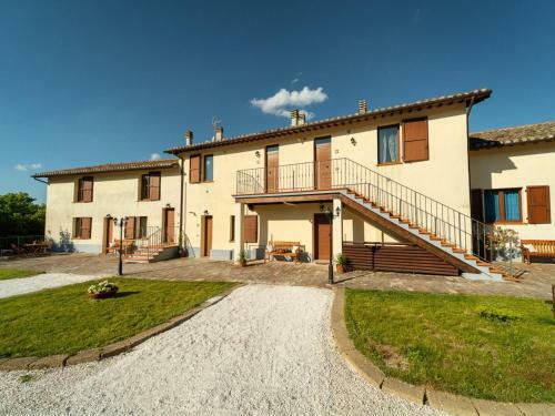 Splendid Apartment In Sassoferrato With Shared Pool