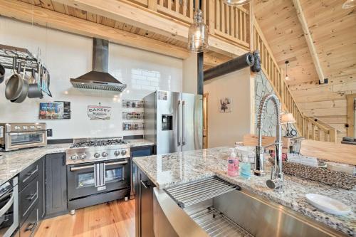 Luxe Log Cabin With Modern Finishes And Mtn Views