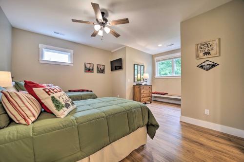 Scenic Sapphire Hideaway With 40-foot Porch!