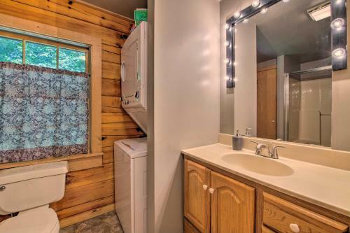 Secluded Waynesville Cabin About 13 Mi To Skiing!