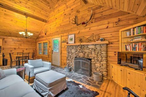 Secluded Waynesville Cabin About 13 Mi To Skiing!