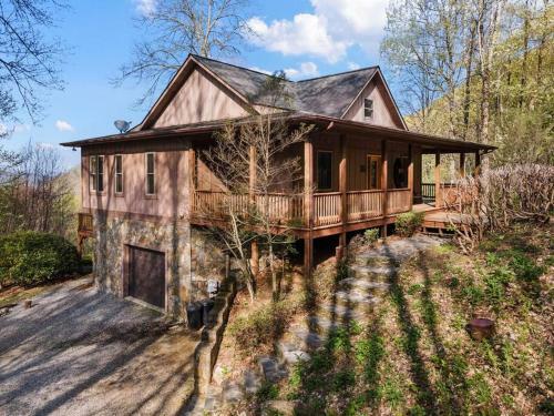 Mountain Retreat With Hottub And Views