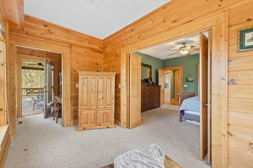 Mountain Retreat With Hottub And Views