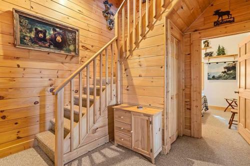 Mountain Retreat With Hottub And Views
