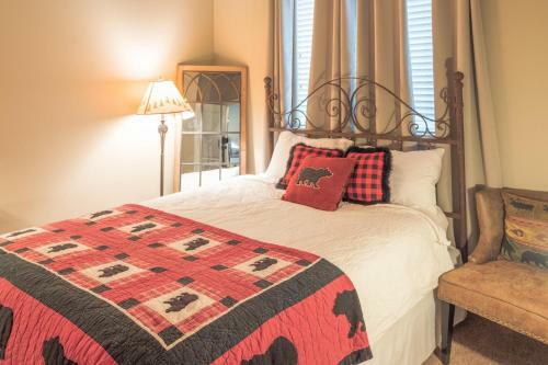 Eclectic Elaine Retreat