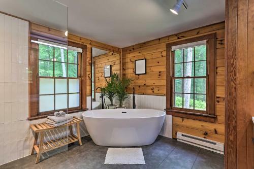 Hilltop Cabin On 2 Acres River View, Hot Tub
