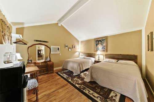 Hostal Bandera Tin Star - Cabaret Room