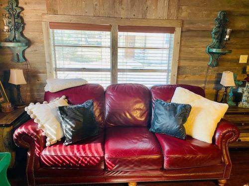 8th St. Cowboy Haus I Biker Friendly I River