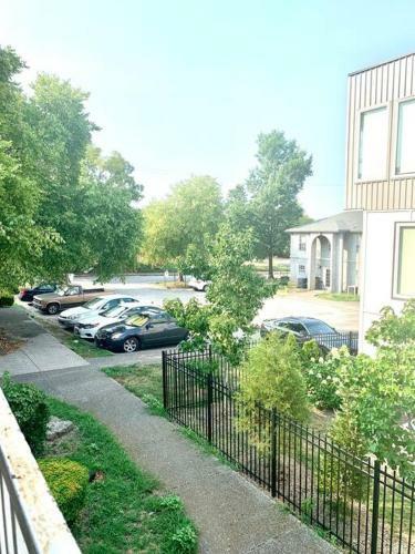 Apartamento Classic 2-bedroom Condo W/free Parking