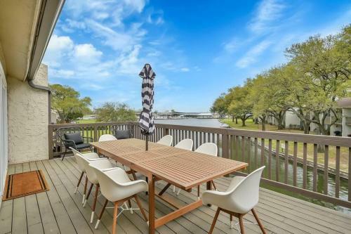 Evergreen Cove - Lakeside Townhouse On Lake Conroe