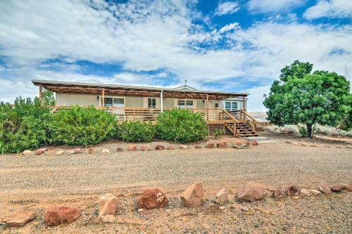 Big Water Home With Deck About 13 Mi To Lake Powell