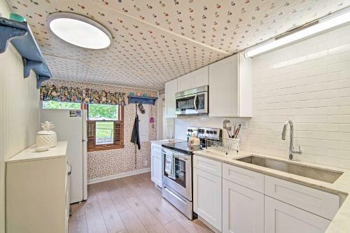 Charming Horicon Cottage And Dock On Rock River