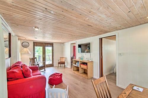 Charming Horicon Cottage And Dock On Rock River