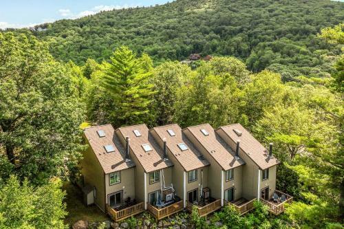 Campton Retreat With Mtn Views About 3 Mi To Skiing