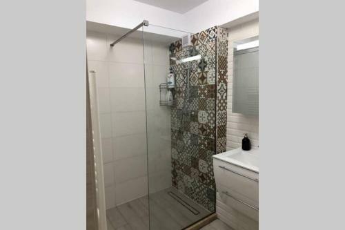 Wave 3 Residence Apartment - Beachfront -30m From The Beach