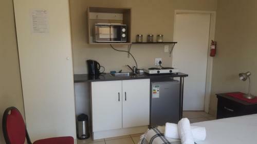 Hostal Dumelang Executive Lodge - Midrand, Free Wifi And Parking