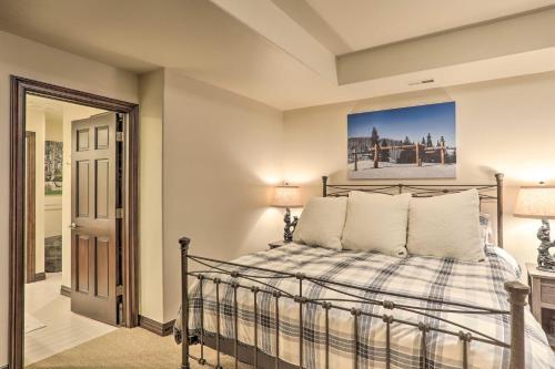 Upscale Edwards Townhome With Hot Tub And Deck!