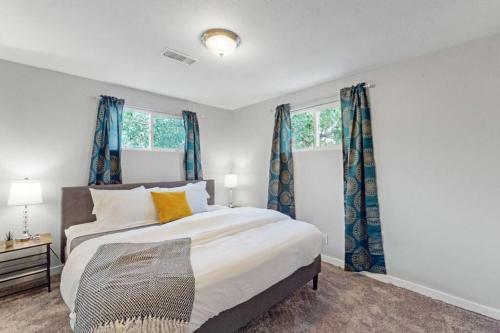 Remodeled 66th 3 King Beds Home In Denver
