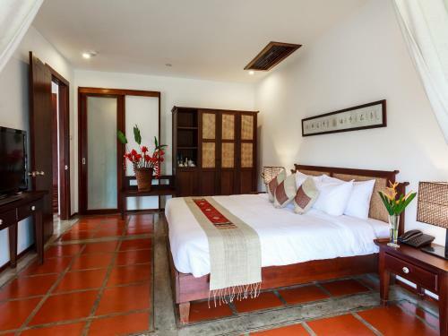 Hotel Riverside Boutique Resort, Vang Vieng