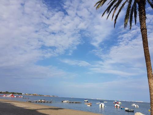 Salom� Beach Apartments