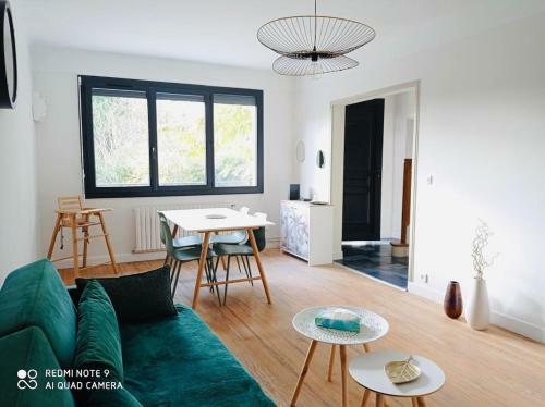 Agr�able Maison De Ville Avec Terrasse Au Calme