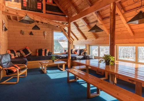 Hooting Owl Lodge