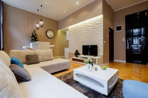 Lella Apartment - Pedestrian Zone & Charming Balcony