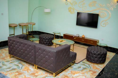 The Hallmark Hub, Hotel & Apartments