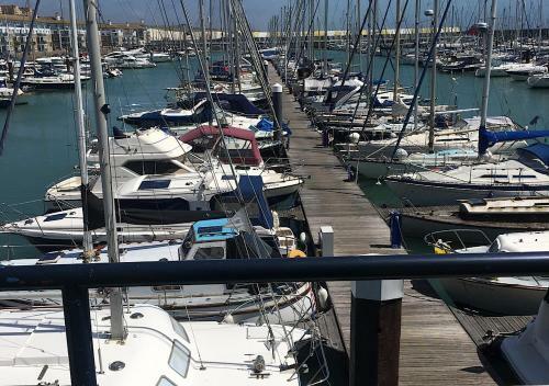 Apartamento Brighton Marina Floating Home