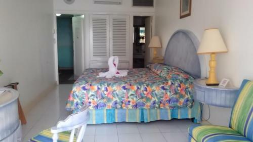 Shaw Park Beach Hotel