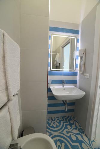 Hostal Latino Rent Room