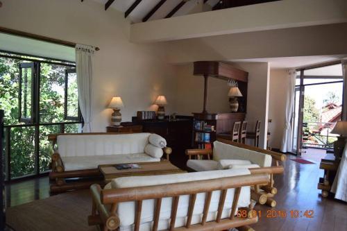 4 Bedroom Pool Villa 1 ~ 30 Seconds Walk To Beach