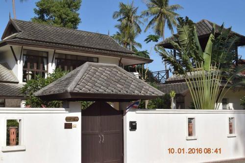 4 Bedroom Pool Villa 1 ~ 30 Seconds Walk To Beach