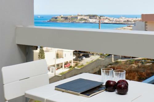 Vivian Art Apartments